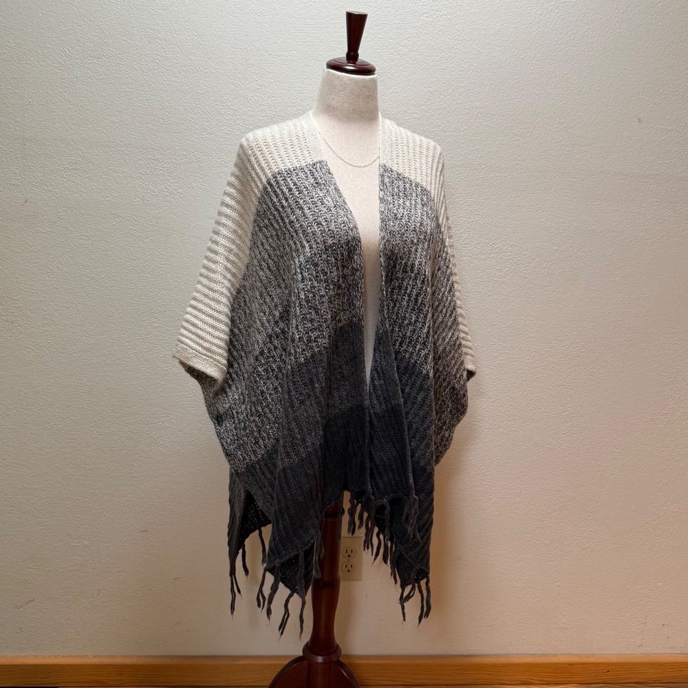 🕊️ American Eagle Open Knit Poncho Cardigan Ombre Fringe Boho Cozy Wrap OS